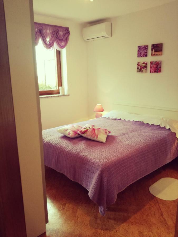 Room Kris Vilanija Eksteriør bilde