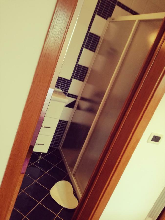 Room Kris Vilanija Eksteriør bilde