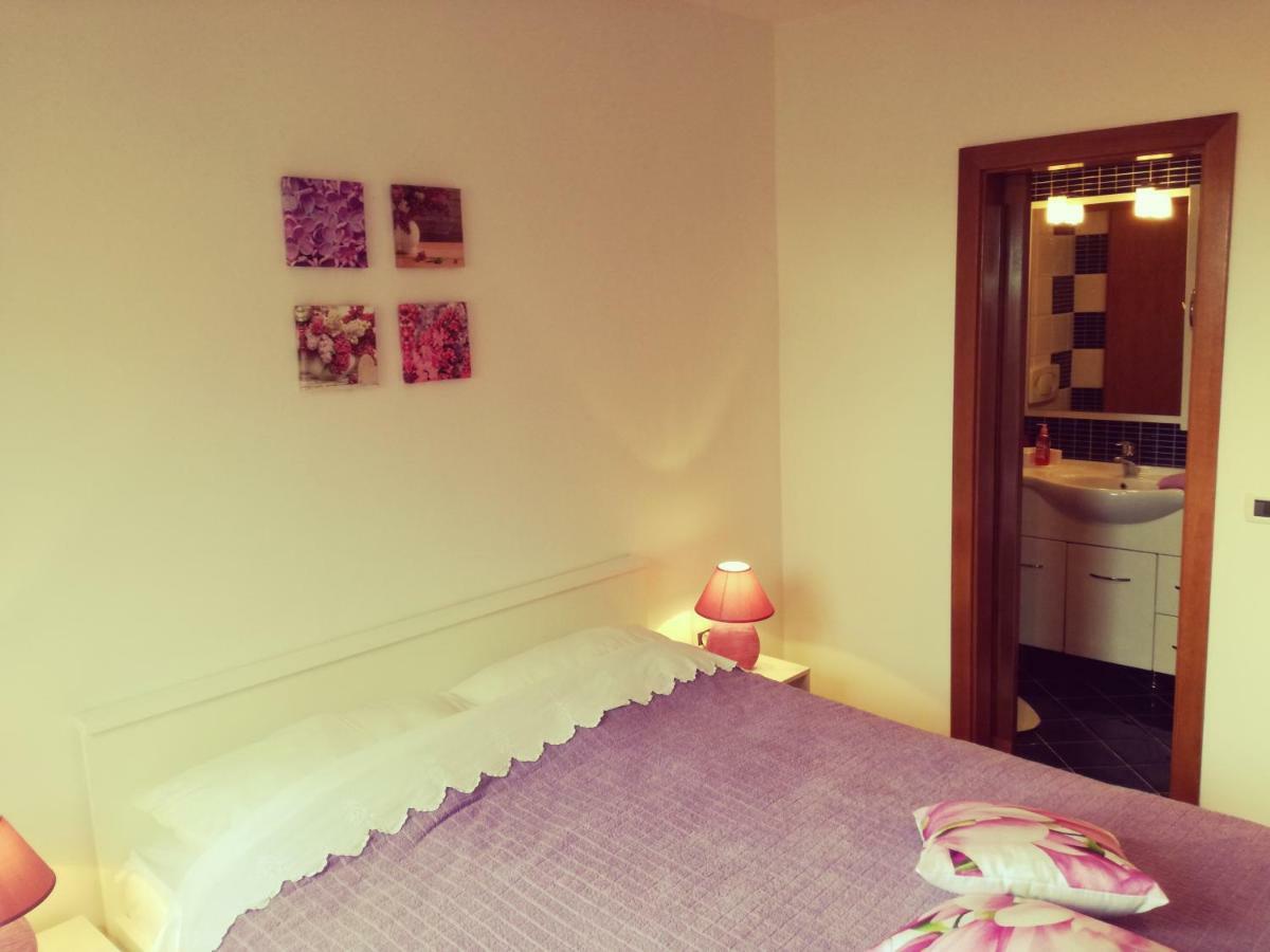 Room Kris Vilanija Eksteriør bilde